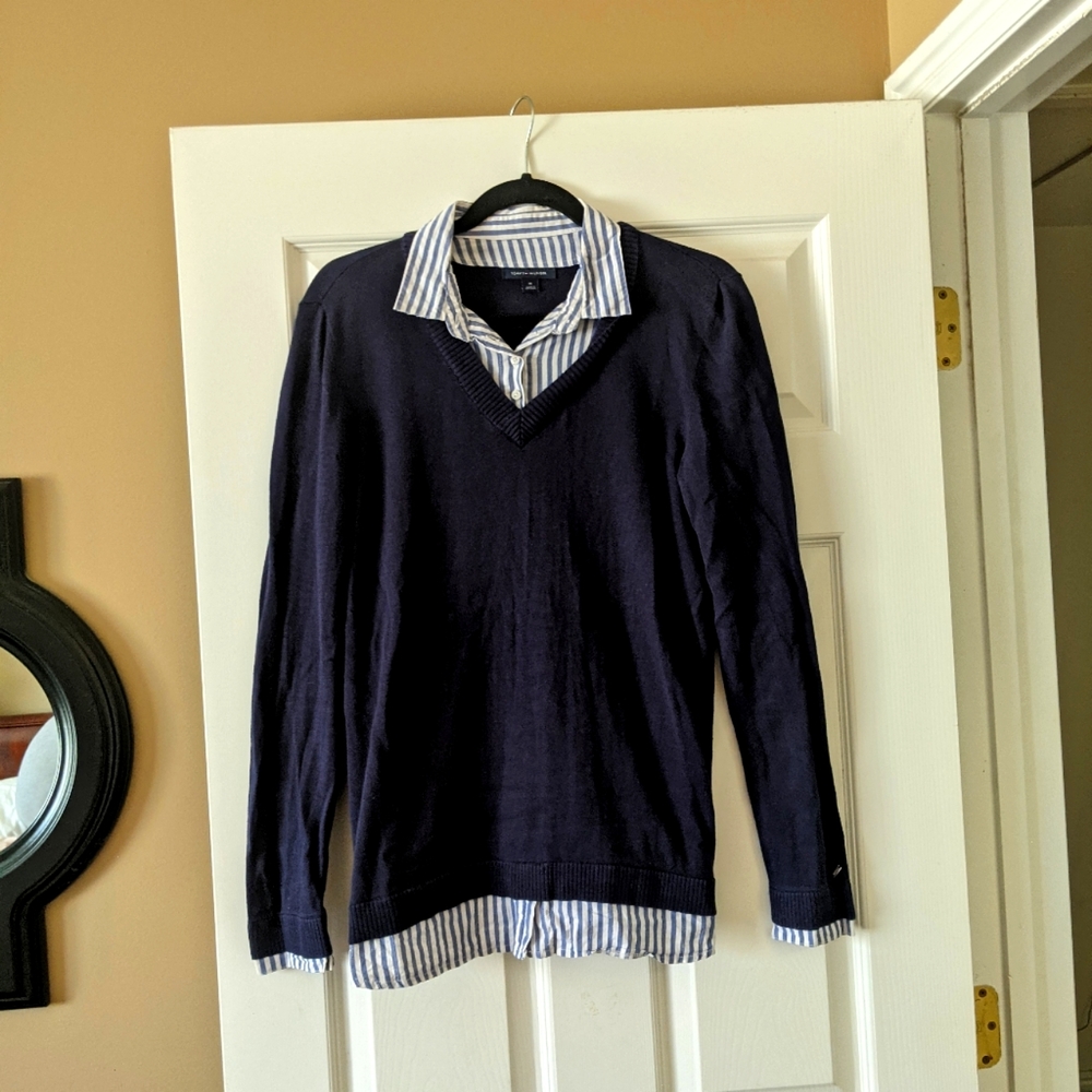 Tommy Hilfiger Medium Navy Blue Sweater with collar